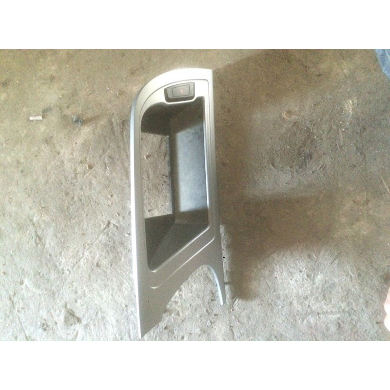 Накладка в салон Audi A4 B8 8k1857186D Flex Metallic (б/у)