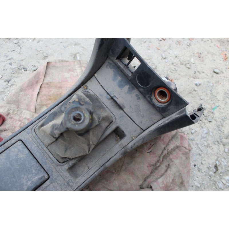 Подлокотник Mazda 3 2006 седан (б/у)