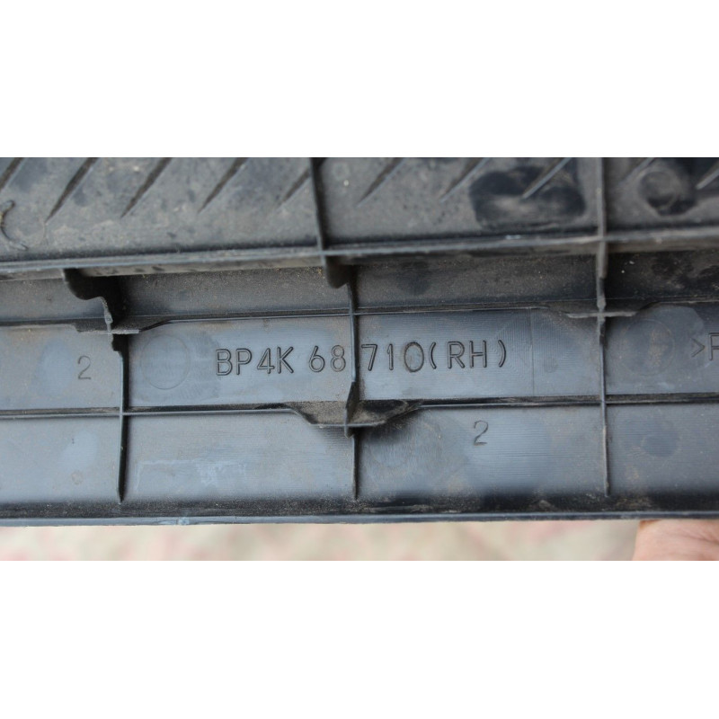 Накладка порога Mazda 3 седан BP4K68710 (б/у)