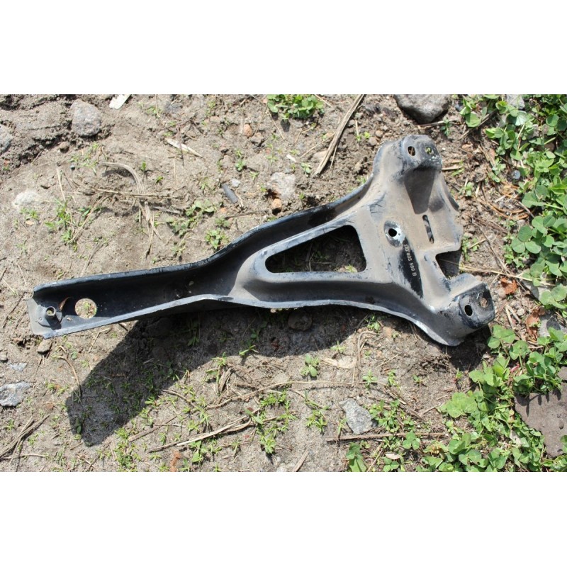 Кронштейн замка капота Volkswagen Bora 2005