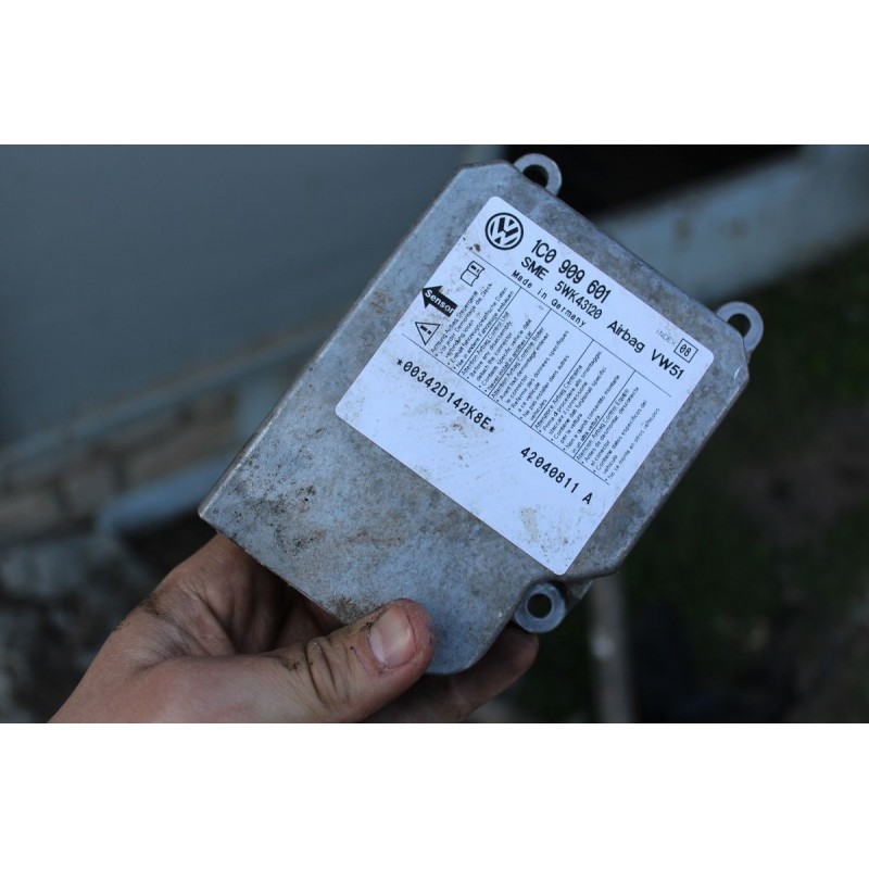 Блок управления Airbag Volkswagen Bora 1с0909601