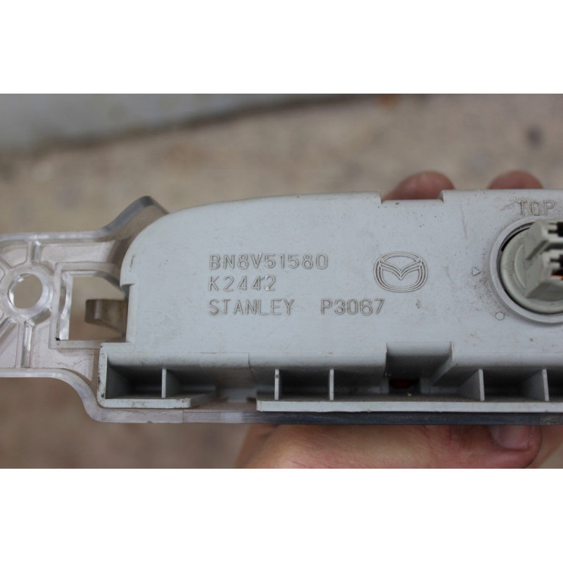 Задний стоп сигнал Mazda 3 bn8v51580