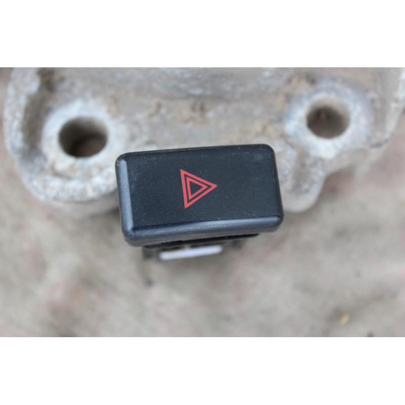 Кнопка аварийки Mazda 3 bp4k664h0