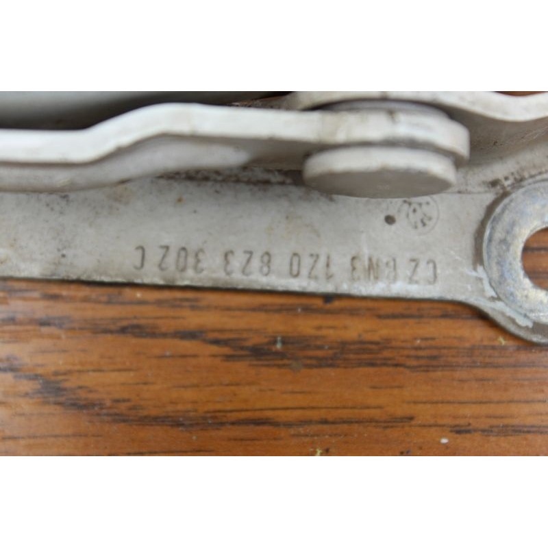 Петля капота Skoda A5 1z0823302c (правая)