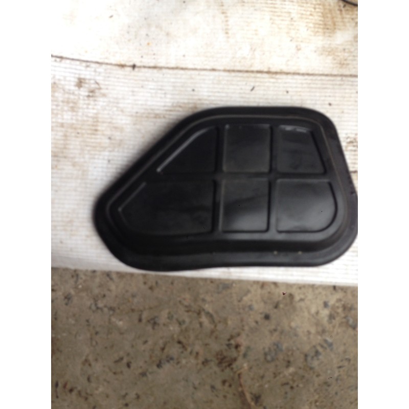 заглушка стойки 8k0803594 на Audi a4 b8 дорестайл