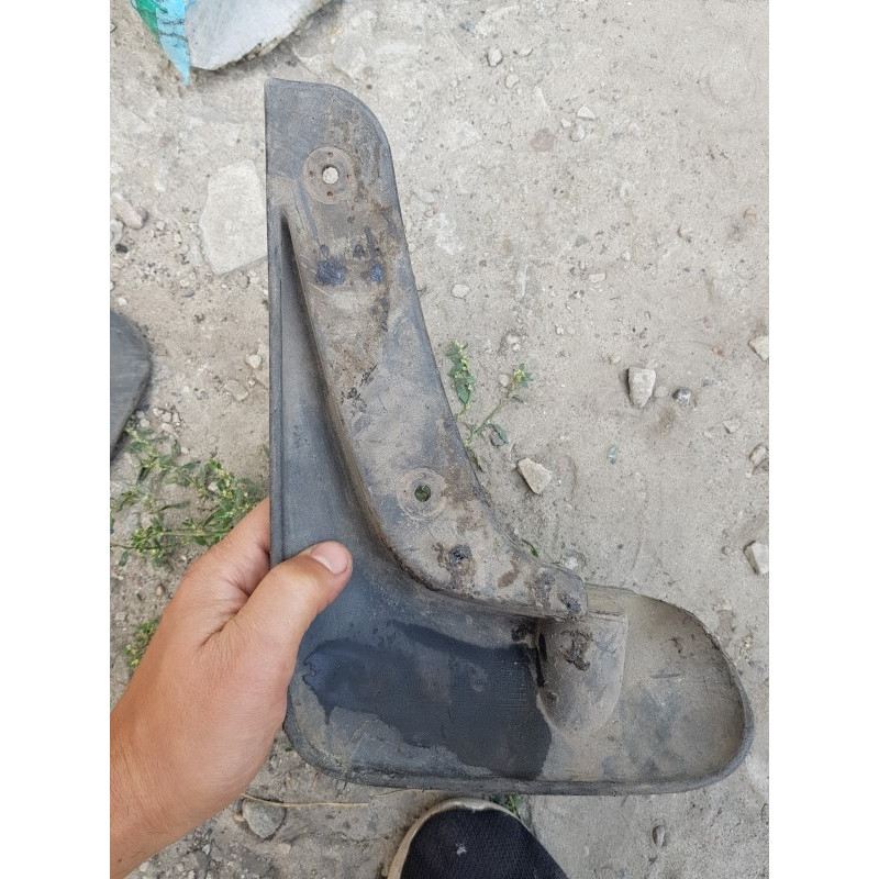 Брызговик задний правый Hyundai Accent 86842-1e000, купить оригинальный