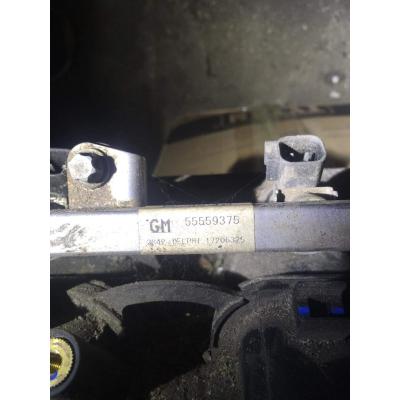 Фото номеру паливної рампи до Opel Astra H з оригінальнім номером GM 55559375, б/в стан