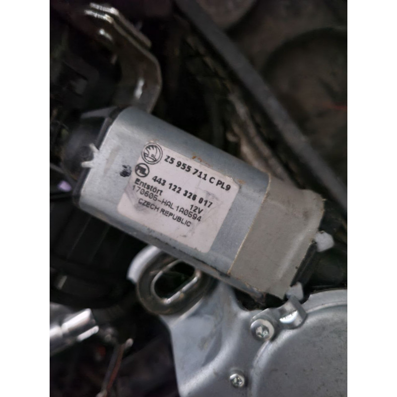 Номер моторчика заднього склоочисника Skoda A5 – 1Z5955711C