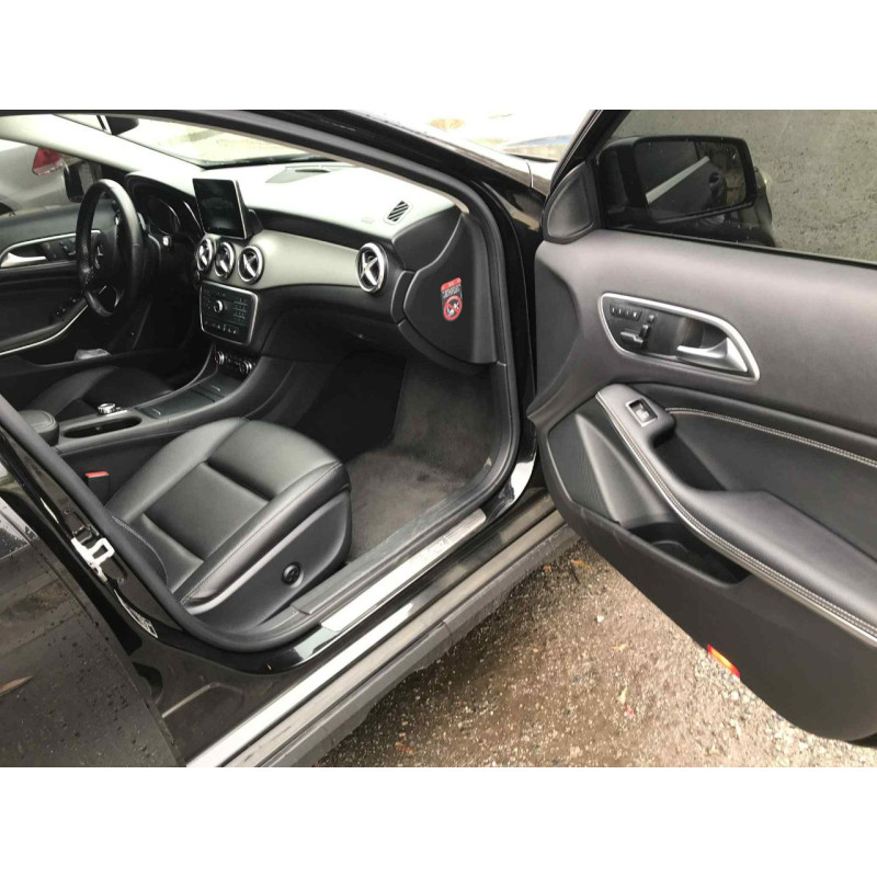 Mercedes GLA 4matic 2.2 дизель, черный цвет, в самой полной комплектации, биксенон