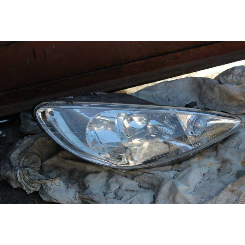 Фара передняя правая peugeot 206