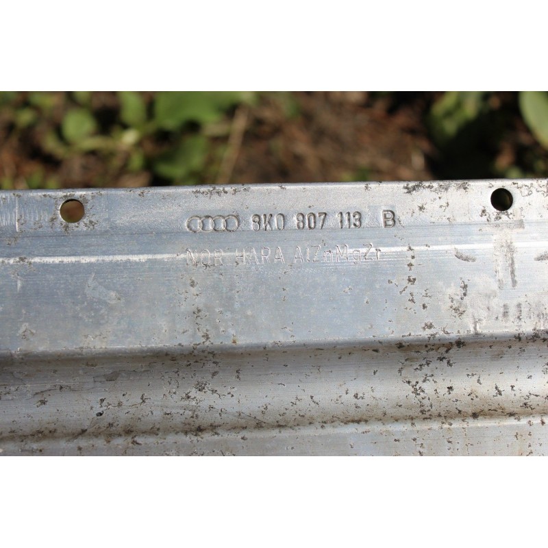 Усилитель переднего бампера 8k0 807 113 B Audi a4 (б/у) 