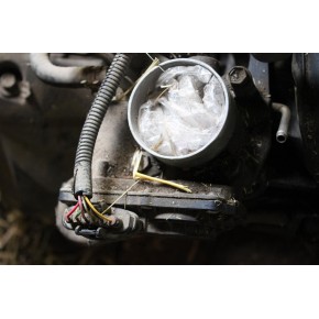 Дроссельная заслонка Toyota Camry 22030-28070 (б/у)
