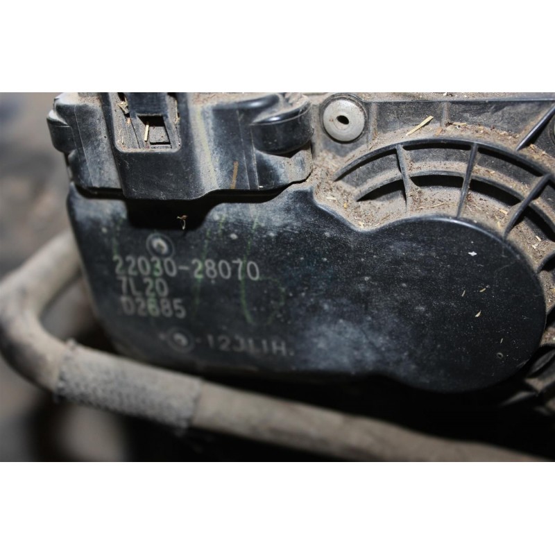 Дроссельная заслонка Toyota Camry 22030-28070 (б/у)