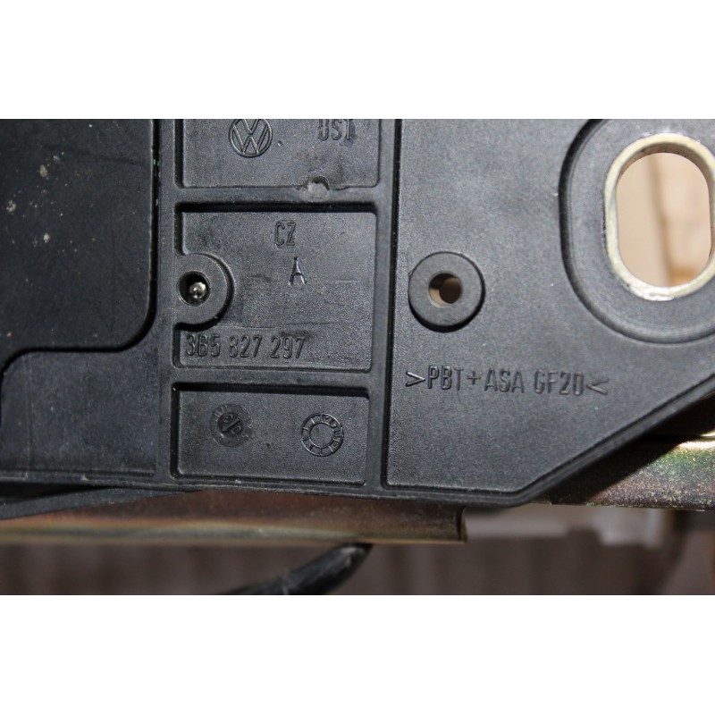 Накладка крышки багажника VW Passat b5 VAG 3b5827297 (б/у)