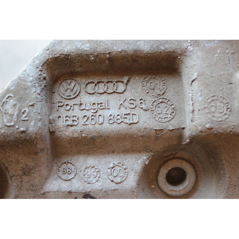Кронштейн компрессора кондиционера VW Passat b5 06b 260 885d (б/у)