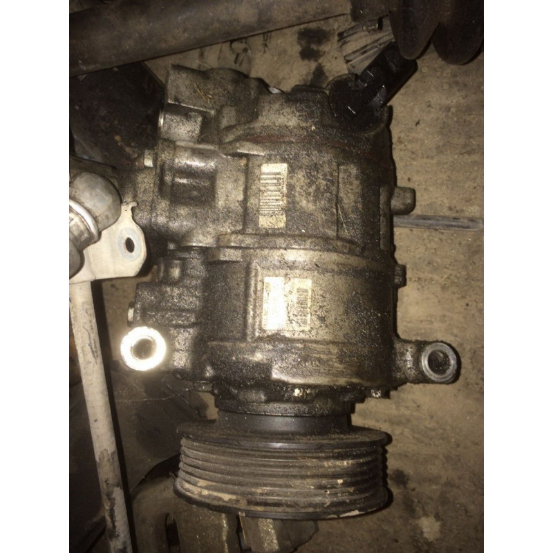 Компрессор кондиционера б/у Audi a4 8k0260805e
