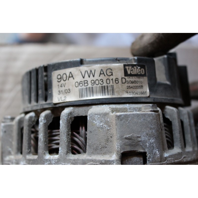 Генератор Ауди А6 (Audi a6) 1997-09 года 06B903016D б/у