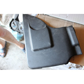 Черный кожух воздушного фильтра Volkswagen Passat b5 058133849c (б/у)