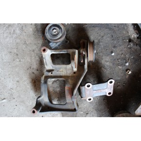 Кронштейн натяжного ролика 246260-404 Toyota Prado 120 2.7 (б/у)