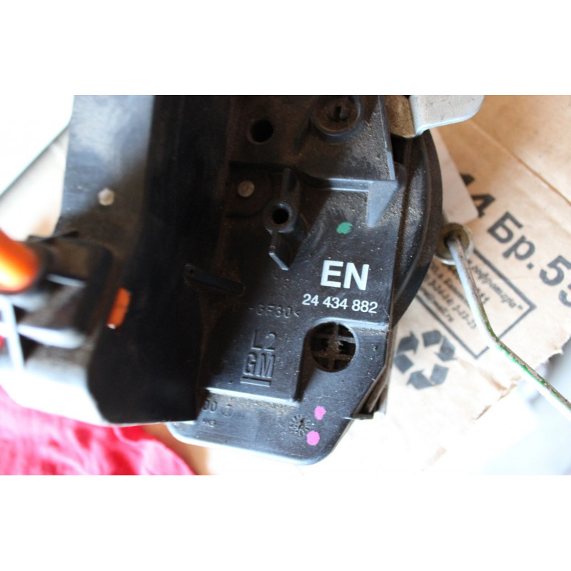 Замок передней левой двери механический Opel Corsa C GM 24434882 2000-2006 (б/у)