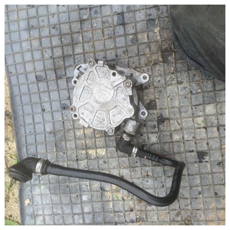 Вакуумный насос Ауди а4/б8 03l145100 2.0 tdi (б/у)