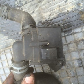 Дополнительный насос системы охлаждения Audi A4/B8 03l965561 (б/у)
