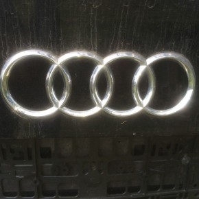 Решетка радиатора Audi A4 B8 2008 года (б/у)