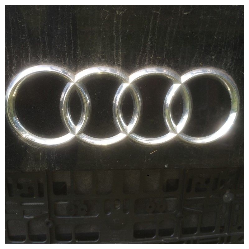 Решетка радиатора Audi A4 B8 2008 года (б/у)