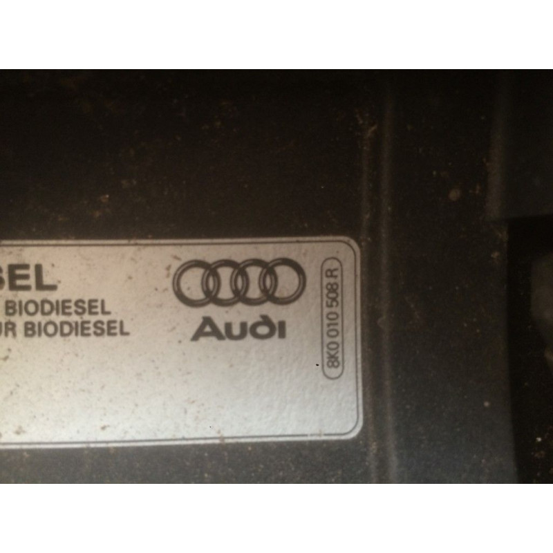 Крышка бензобака Audi A4 2.0 tdi черная (б/у)