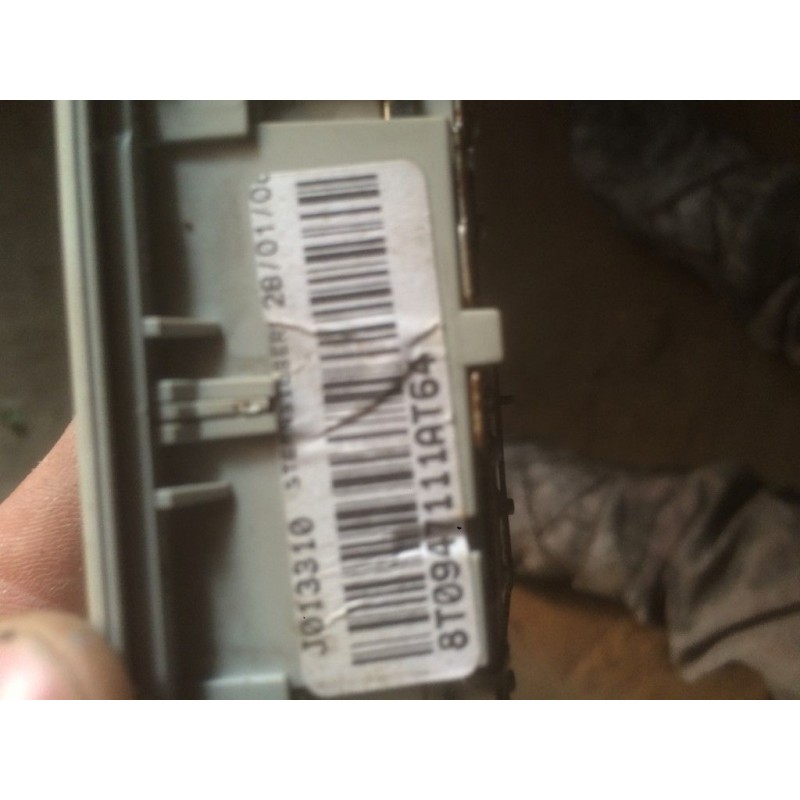 Плафон салонный Audi A4 B8 8t0947111 (б/у)