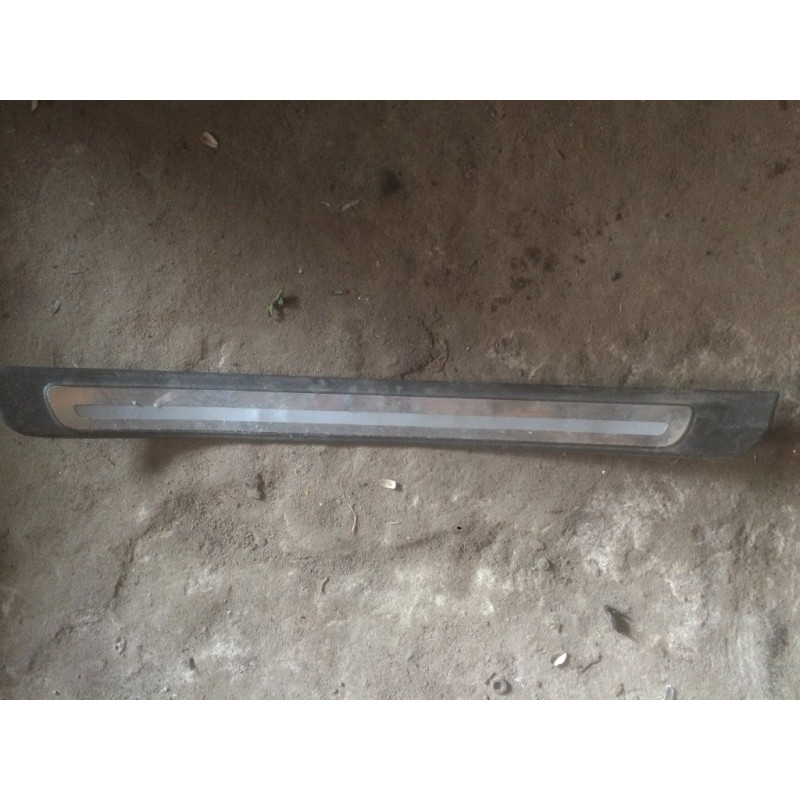 Накладка порога Audi A4 B8 8k0853373 хром (б/у)